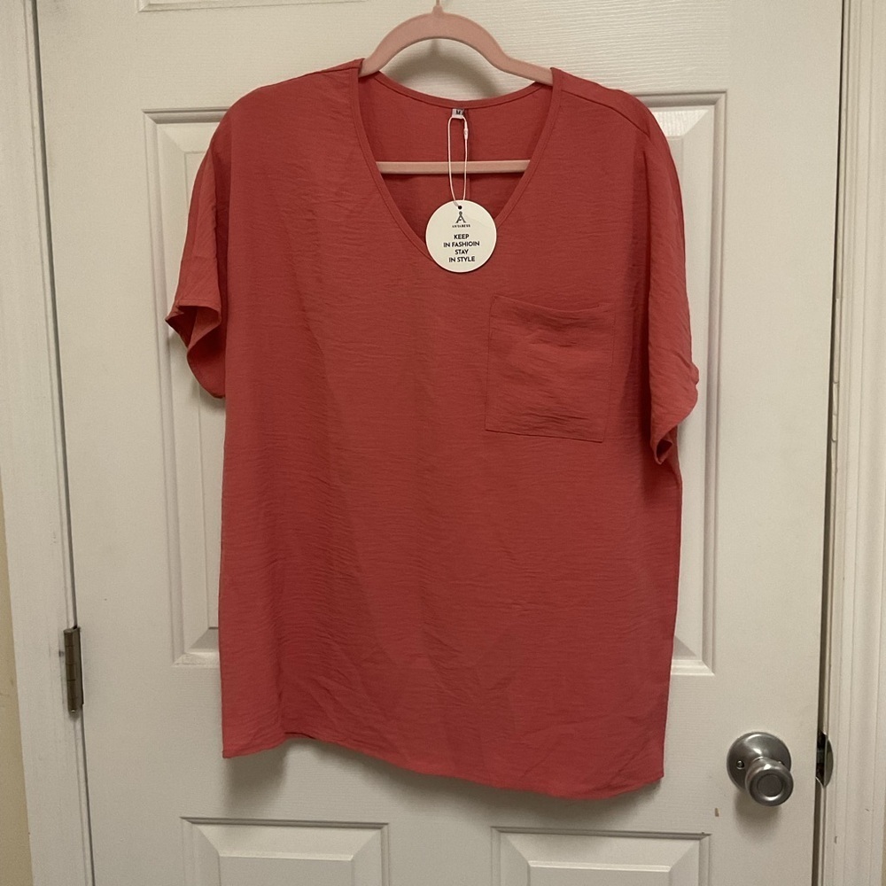 NWT Anrabess Coral V-Neck Tee Size M